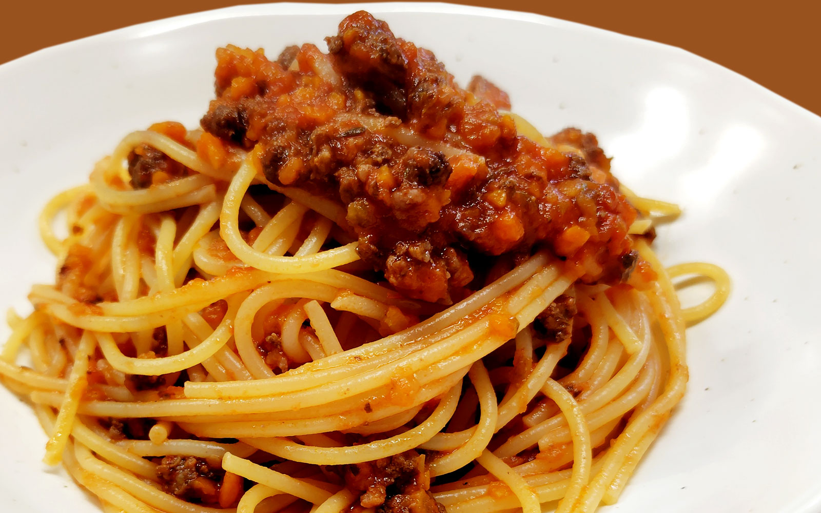 自家製ミートソースのパスタ