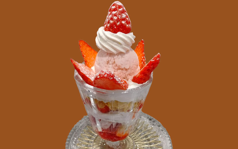 いちごパフェ