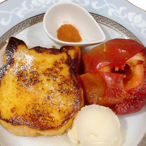 焼きリンゴとフレンチトースト