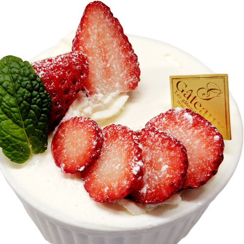 いちごのカップショートケーキ